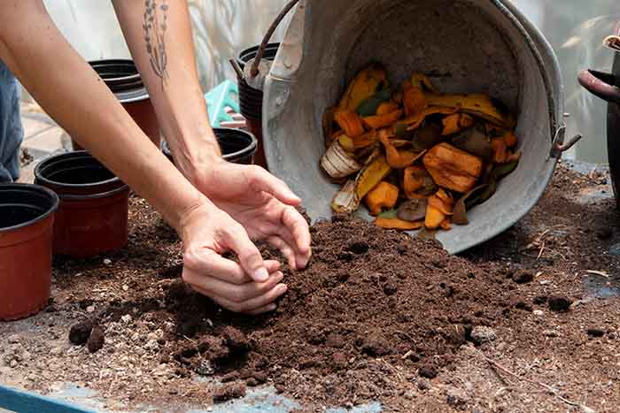 Mixing compost with soil - irgottools